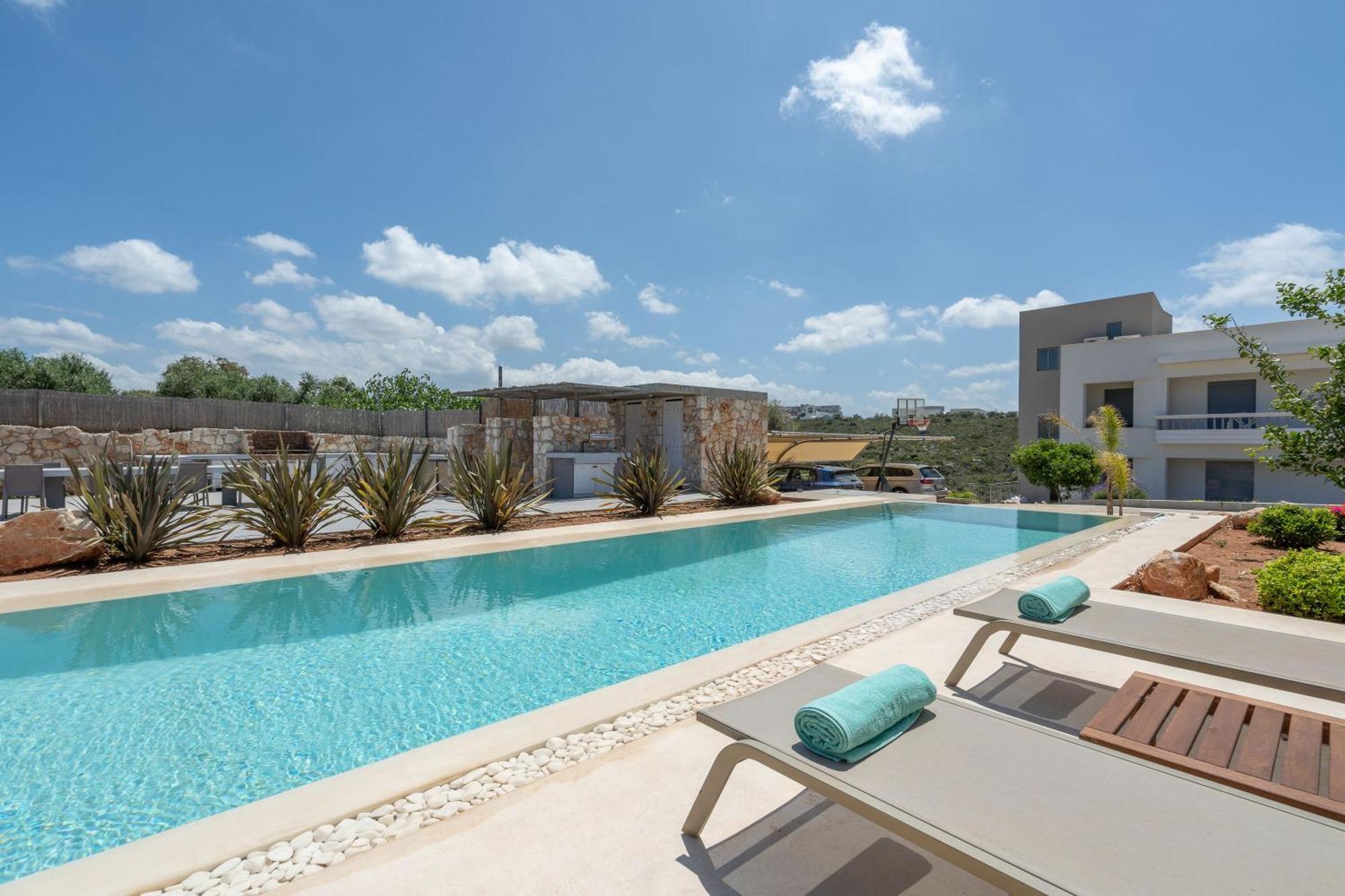 Le Mont Blanc - With Shared Pool Apartment Kounoupidhianá Exterior photo